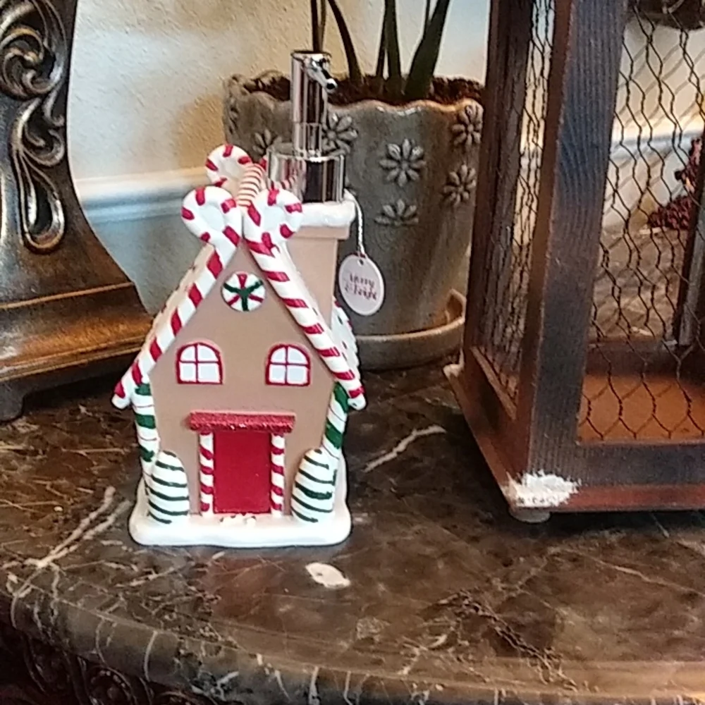 New! GingerBread Home Christmas Decor Hand Soap or lotion Dispenser